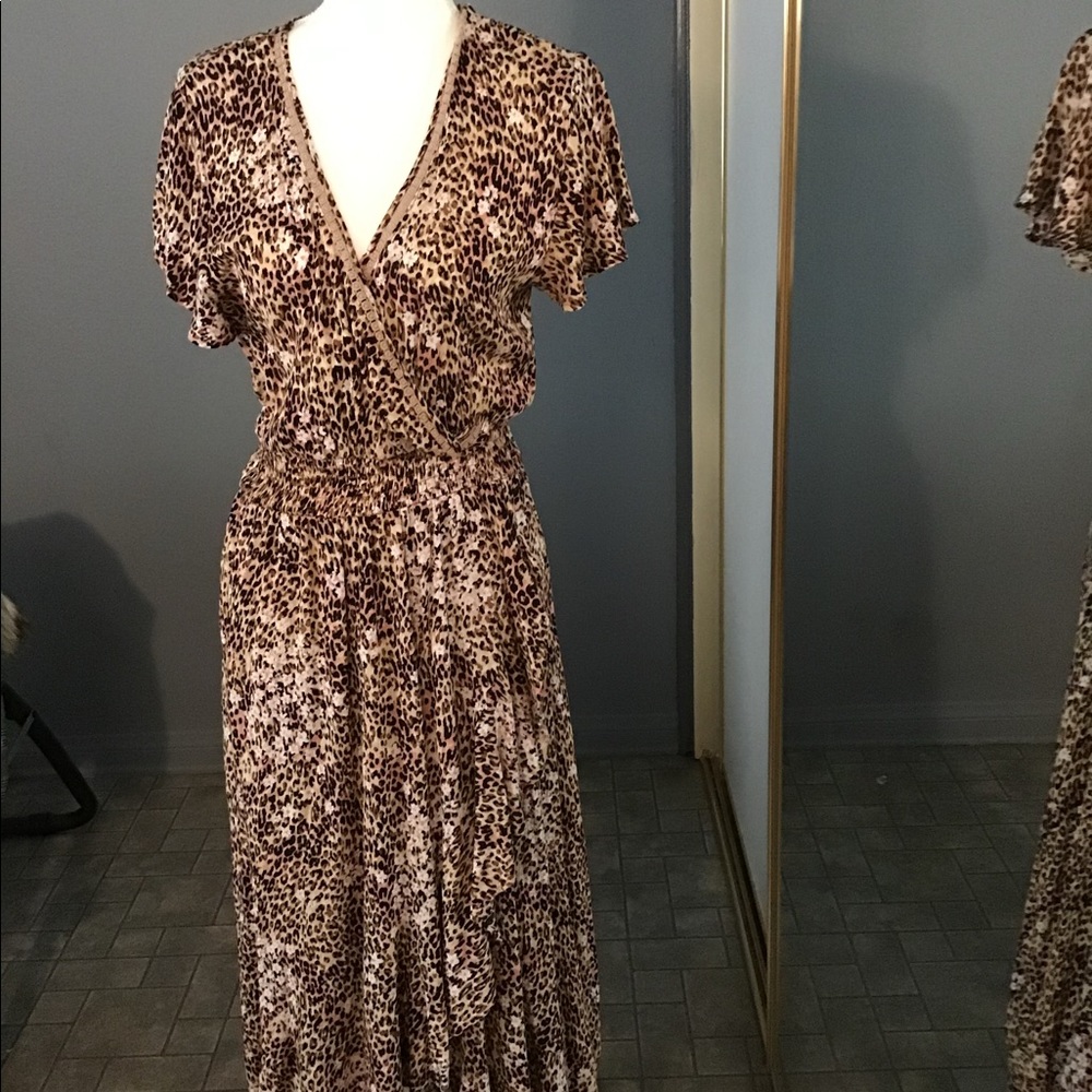 Dress - Picture 4 of 4